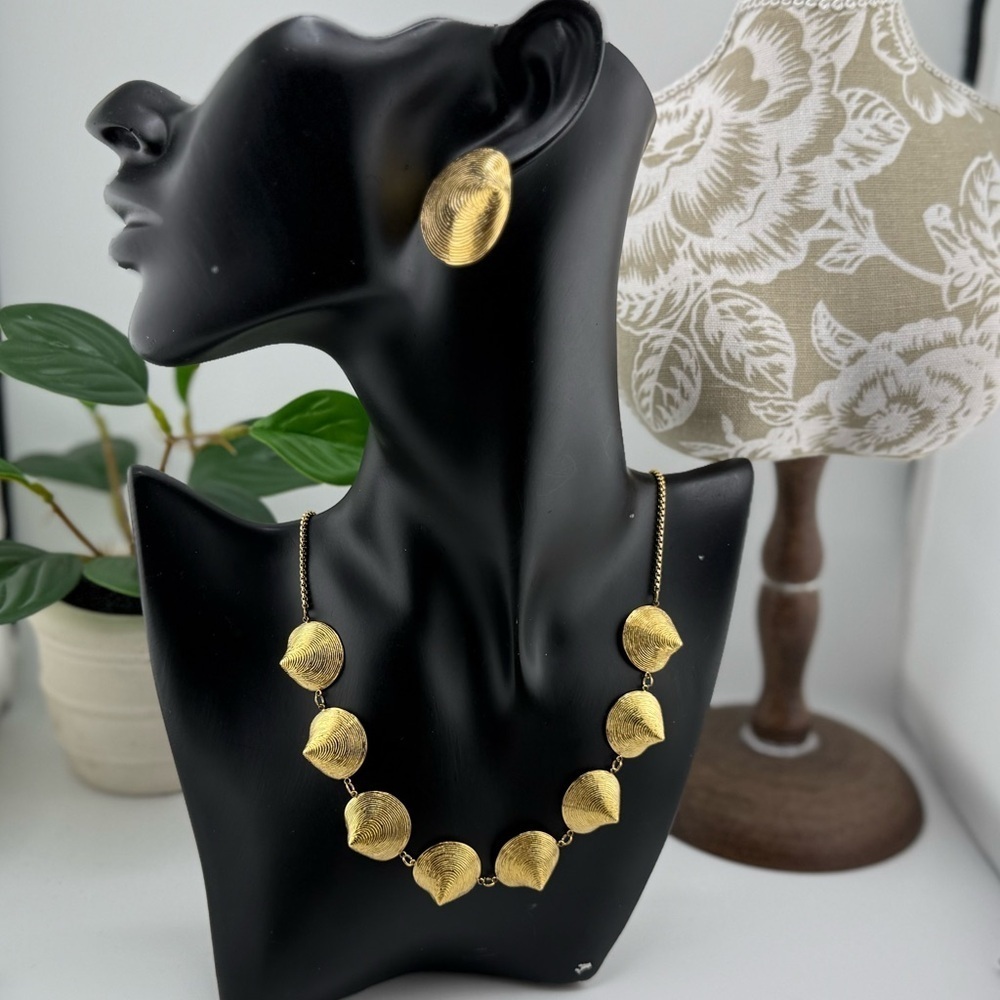 Gold Seashell Statement Necklace & Earring Set – Stainless Steel, PVD plating - Picture 16 of 16